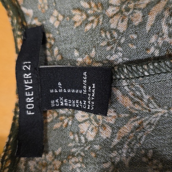 Forever 21-Floral Green Long Sleeve  Romper - Picture 4 of 7